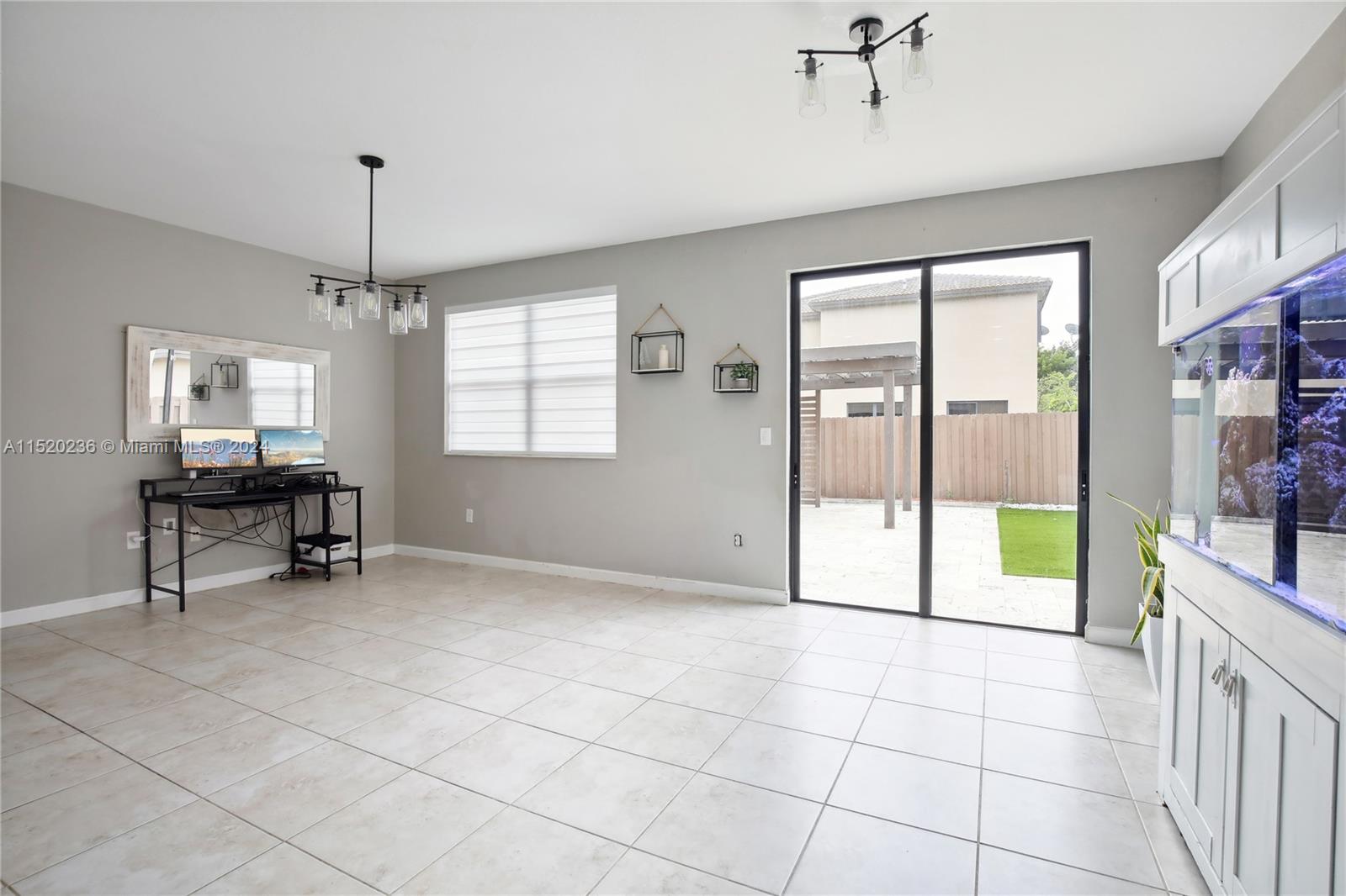 SILVER PALM WEST - Residential
