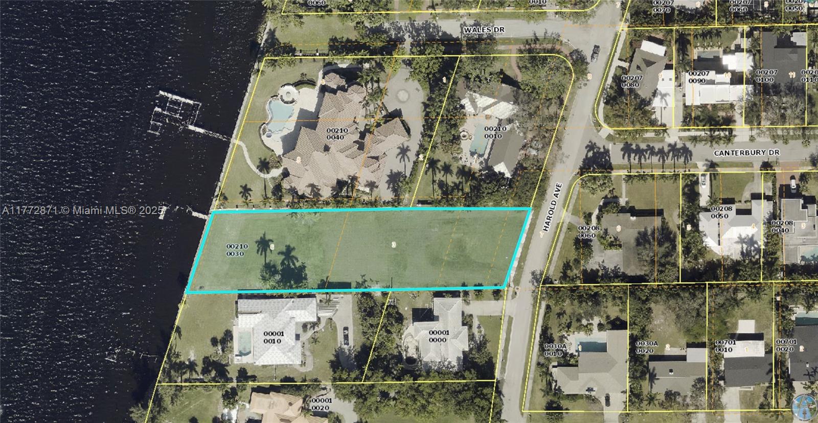 Once in a lifetime opportunity to build your sunset waterfront view, dream home. Oversized Caloosahatchee river front parcel of 0.86 acres of land with 100 feet of water frontage and over 380 feet of depth. Full lot dimensions: 102x385x104x384. This land is 6 minutes to downtown, near Fort Myers/Sanibel Beach and one of the last opportunities to build on the river in this sought after neighborhood. Close to some of the best schools in the area with tons of shopping and dinning options. We have been informed that the this lot can be split (front and back) with one lot on the river and the other with Harold Ave frontage. Buyer to confirm with City of Fort Myers.
