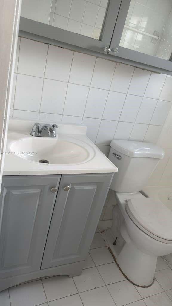 THE TROPICS AMD PLAT - Residential Lease