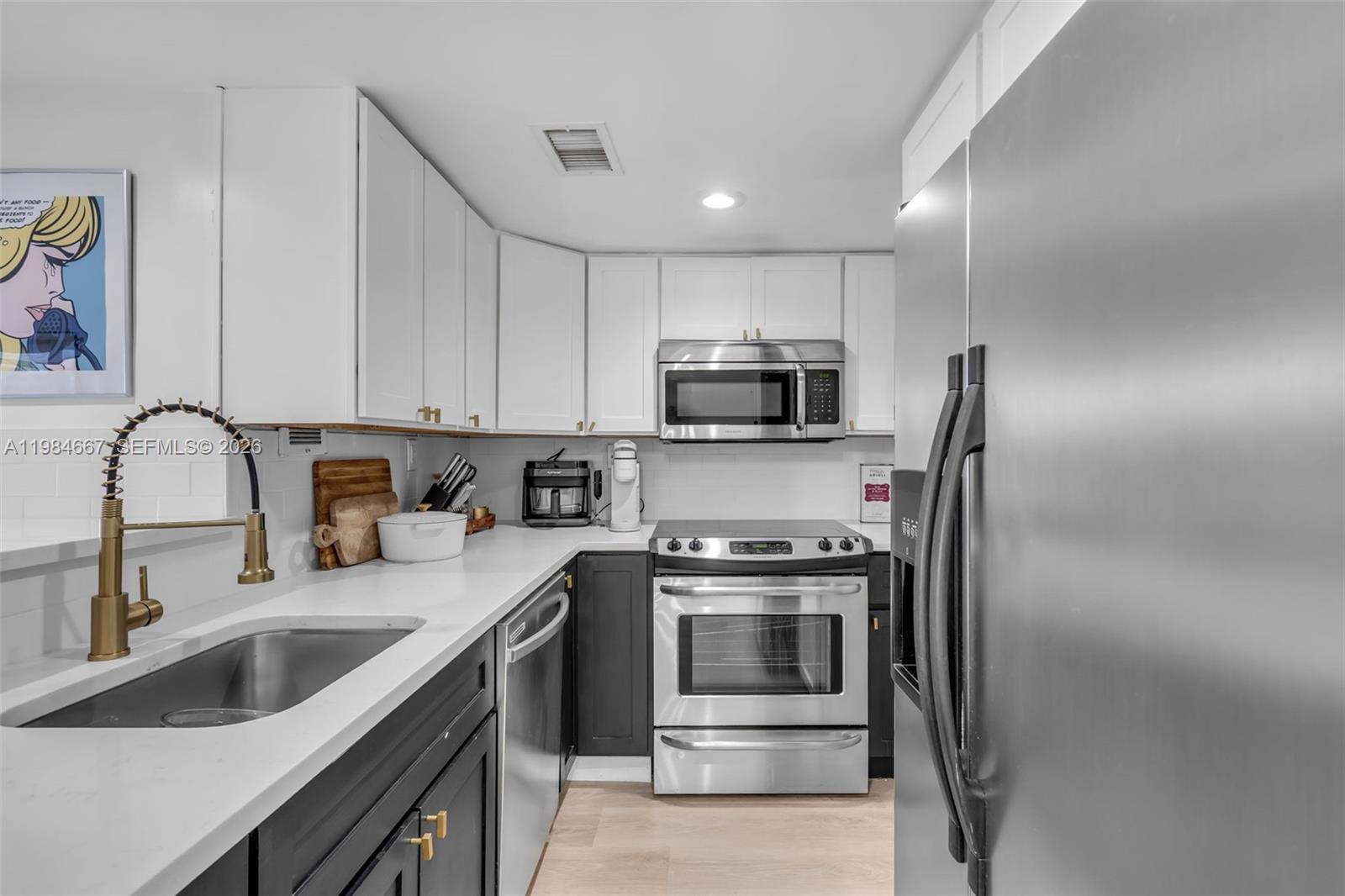 MIRADOR 1200 CONDO - Residential