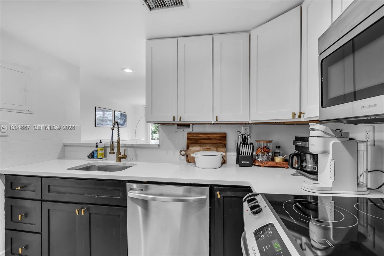 MIRADOR 1200 CONDO - Residential