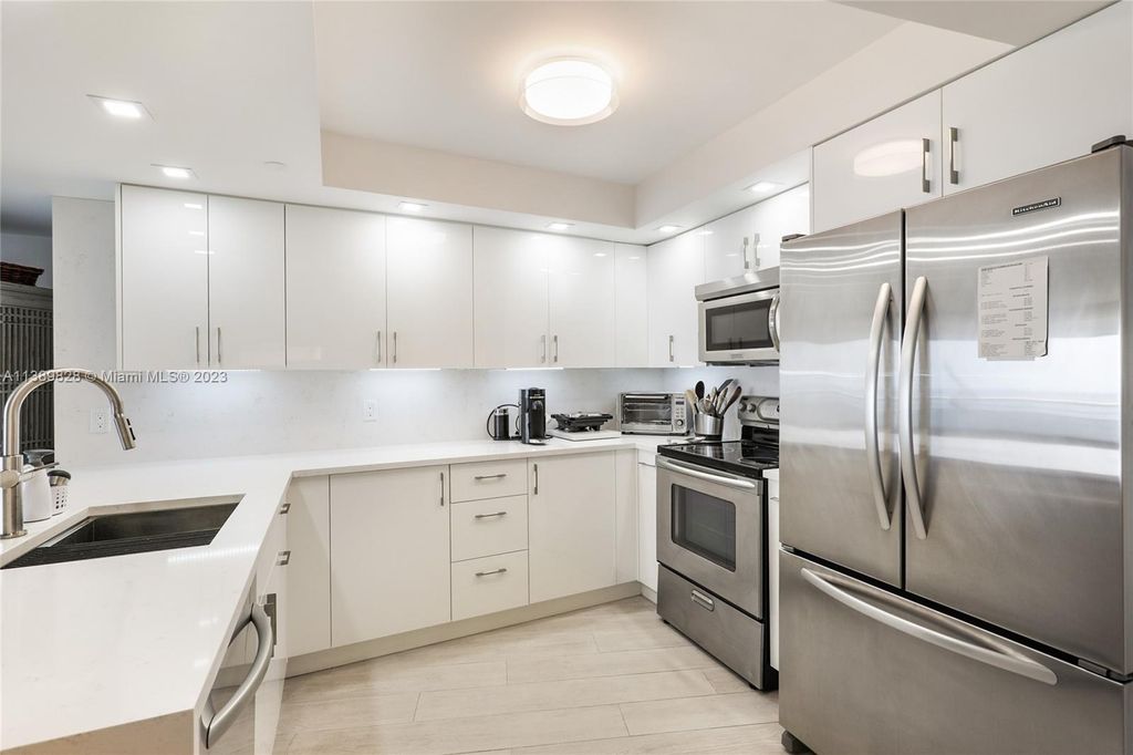 Photo of 3000 N Ocean Dr #25D, Riviera Beach, FL 33404 (MLS # A11389828)