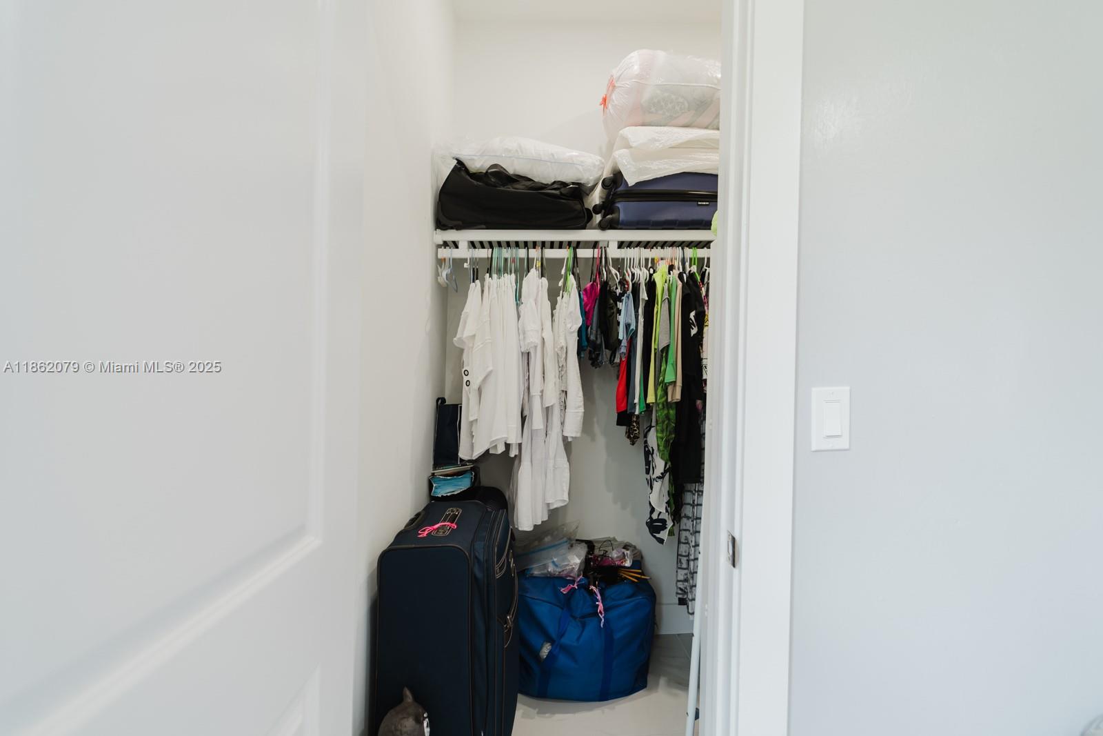 GOLDEN GATE EST UNIT 37 - Residential