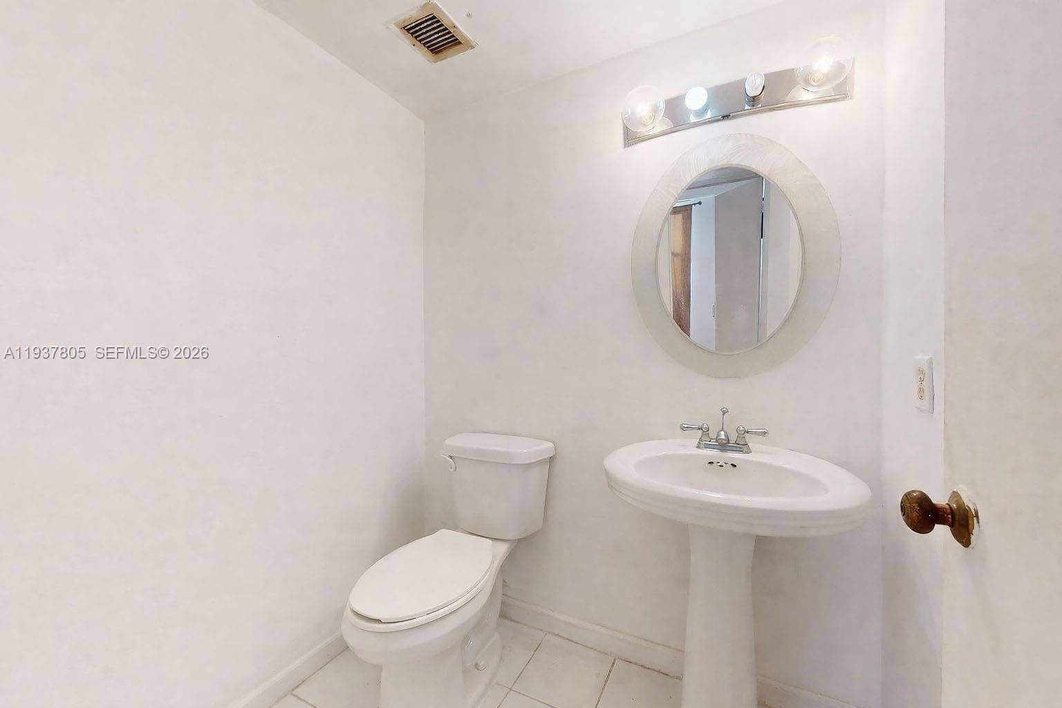 HILLCREST EAST NO 27 COND - Residential