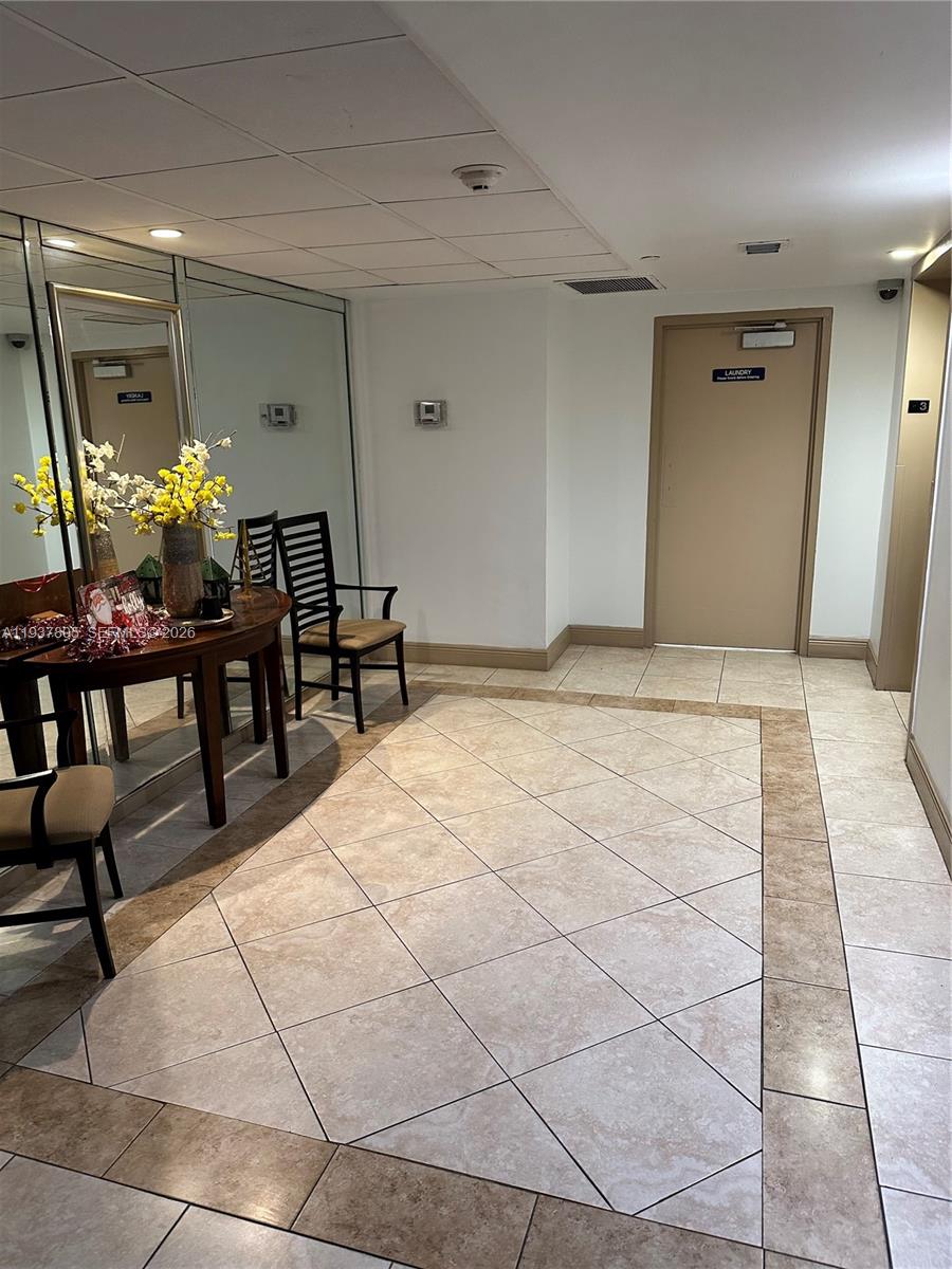 3850 Washington St 314