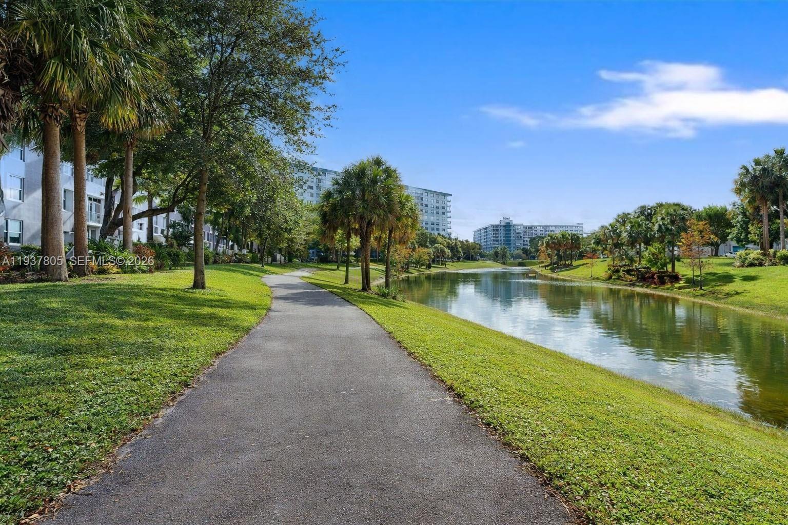 HILLCREST EAST NO 27 COND - Residential