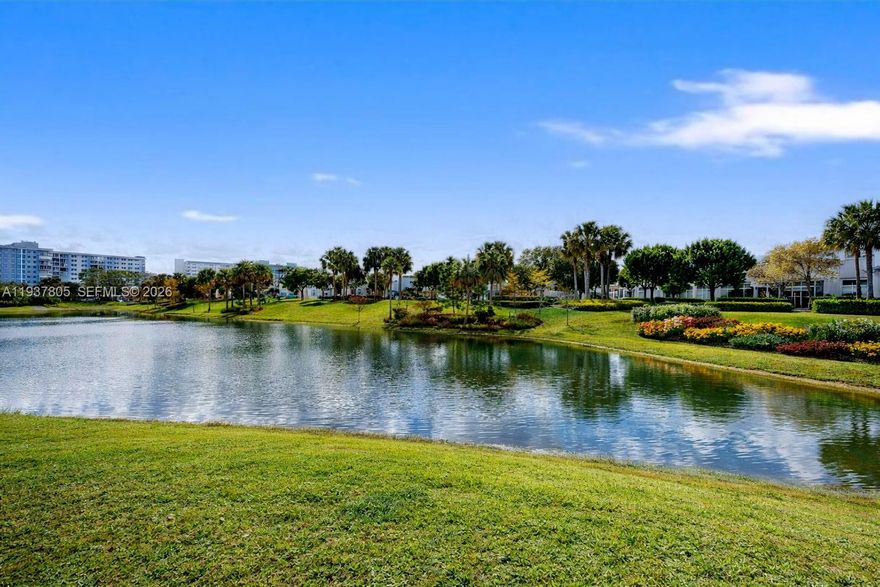 1/1.5 Condo in beautiful 55+ Community