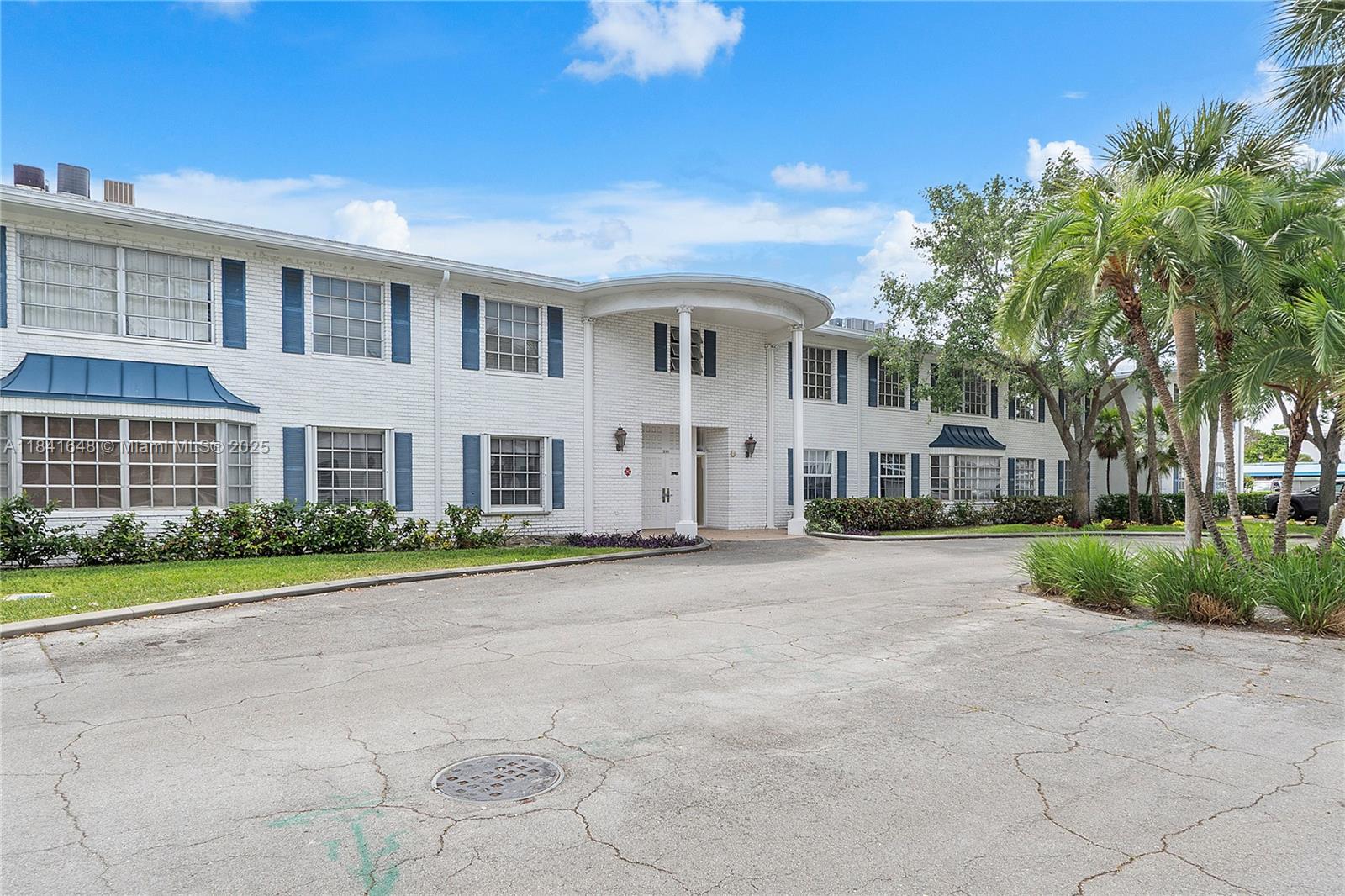 IMPERIAL POINT COLONNADES - Residential