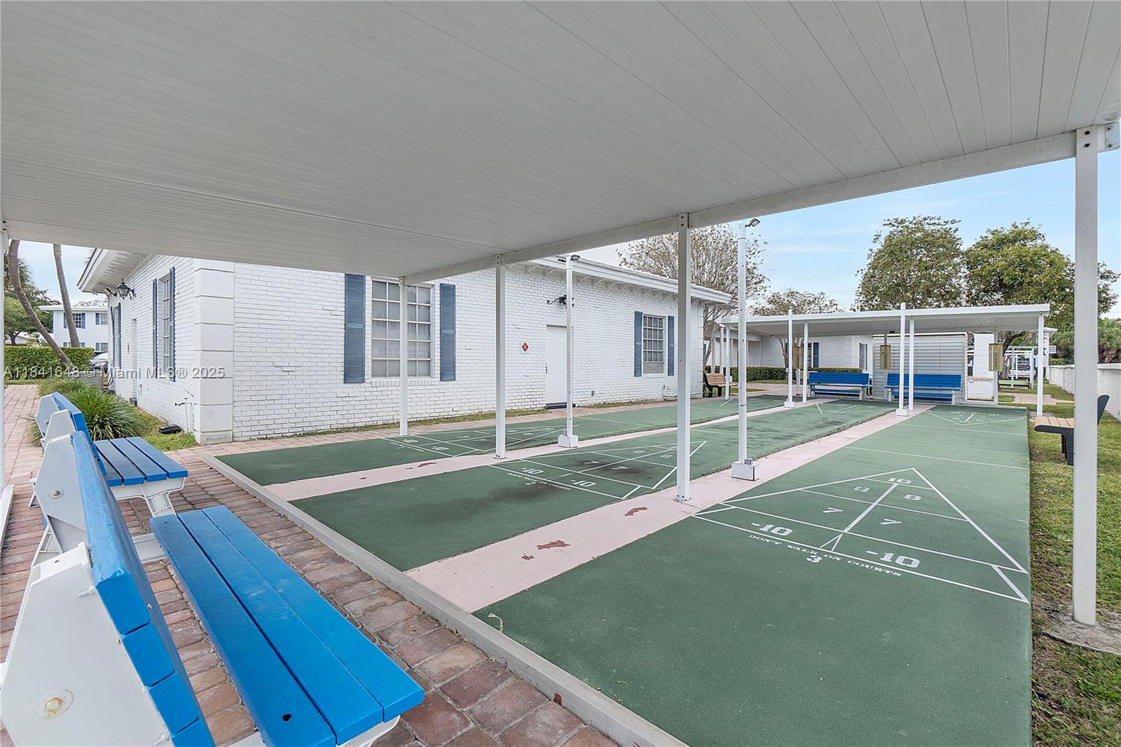 IMPERIAL POINT COLONNADES - Residential