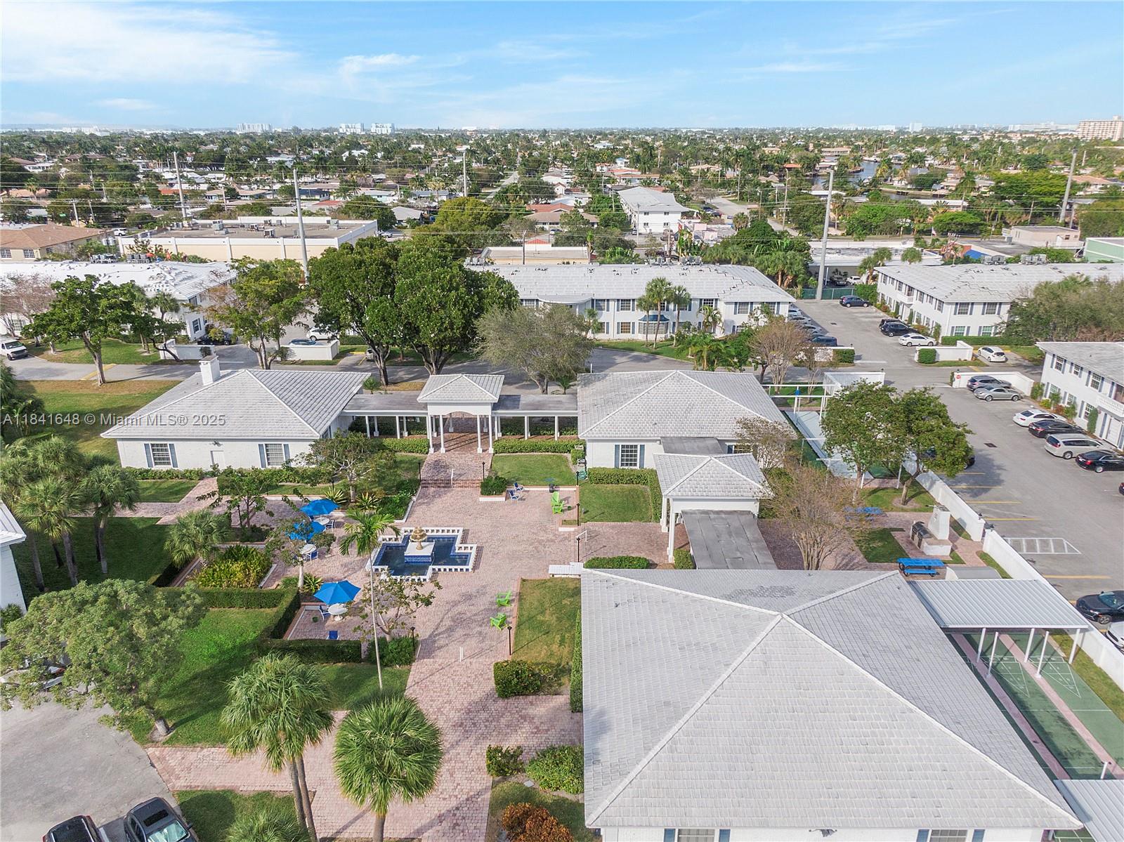 IMPERIAL POINT COLONNADES - Residential