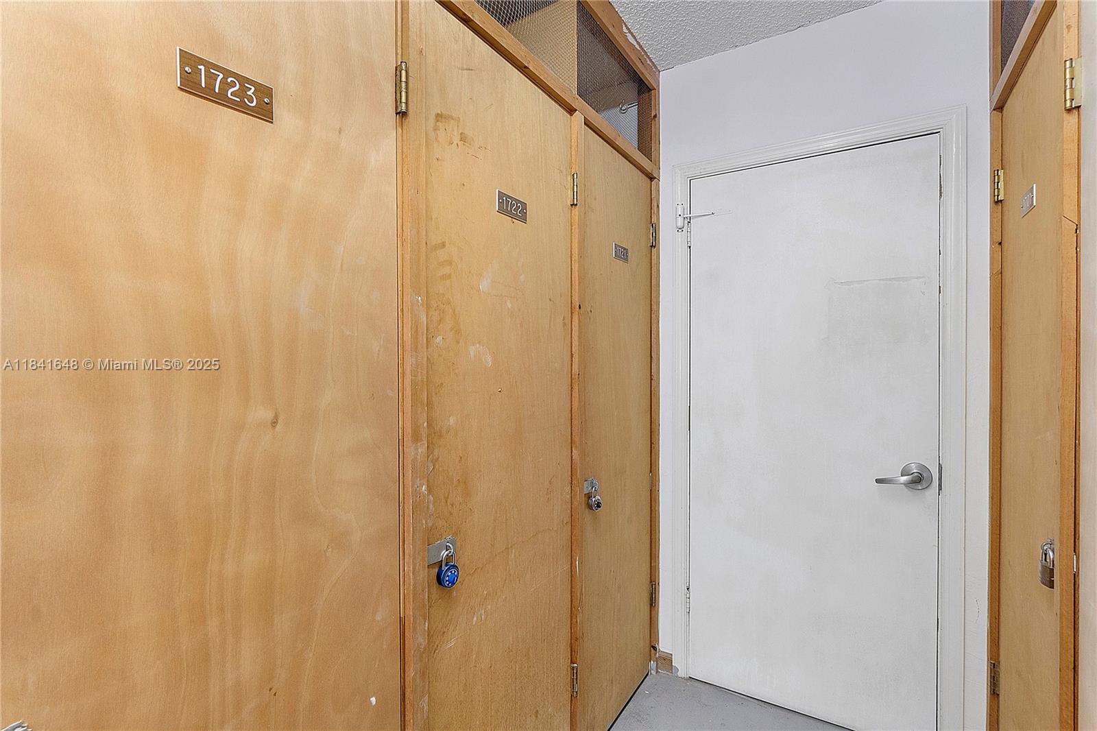 IMPERIAL POINT COLONNADES - Residential