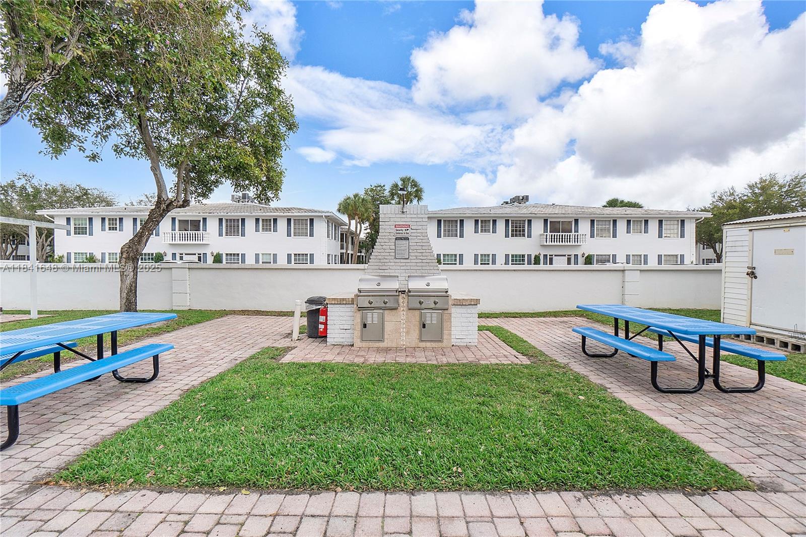 IMPERIAL POINT COLONNADES - Residential