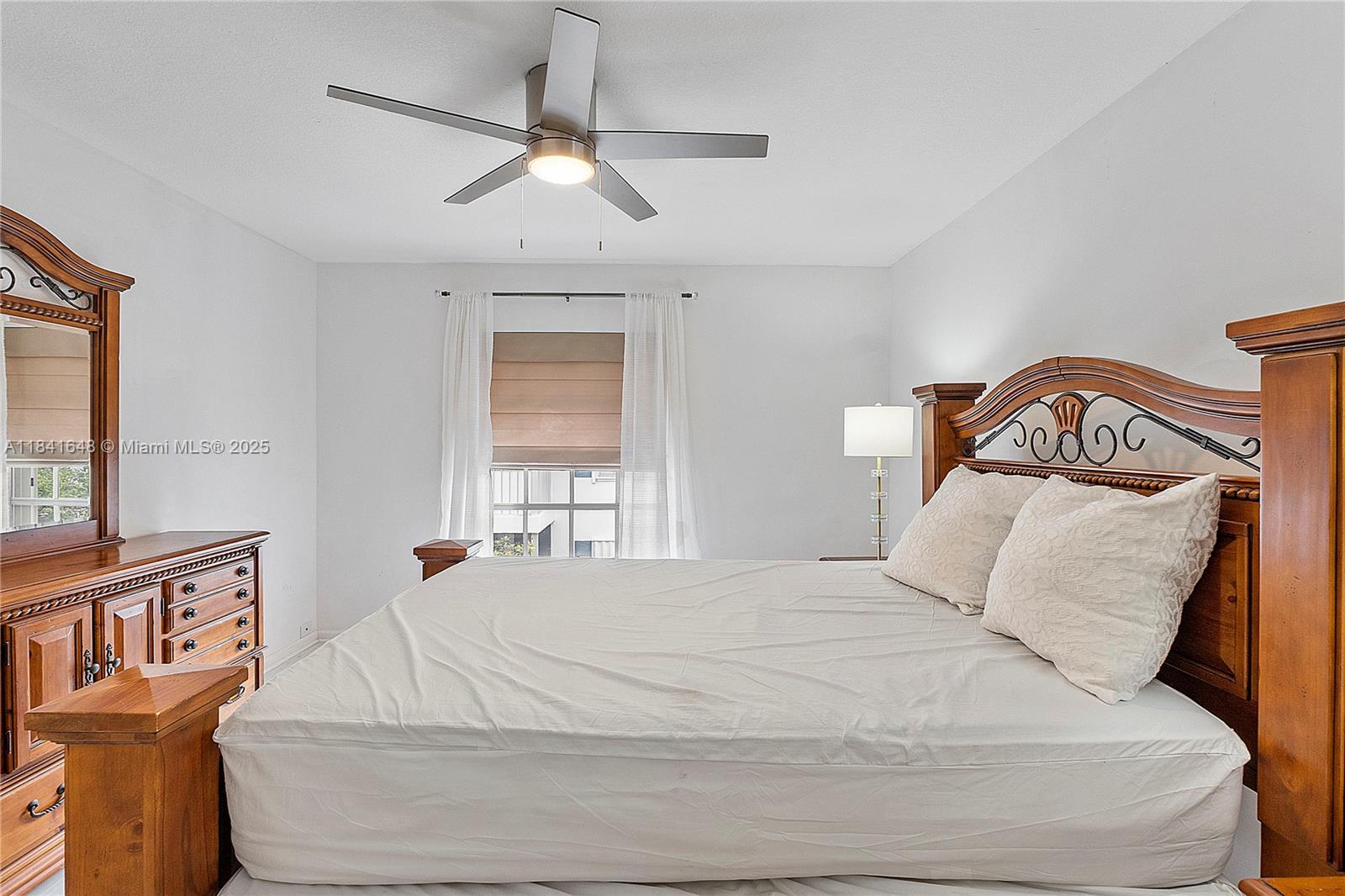 IMPERIAL POINT COLONNADES - Residential