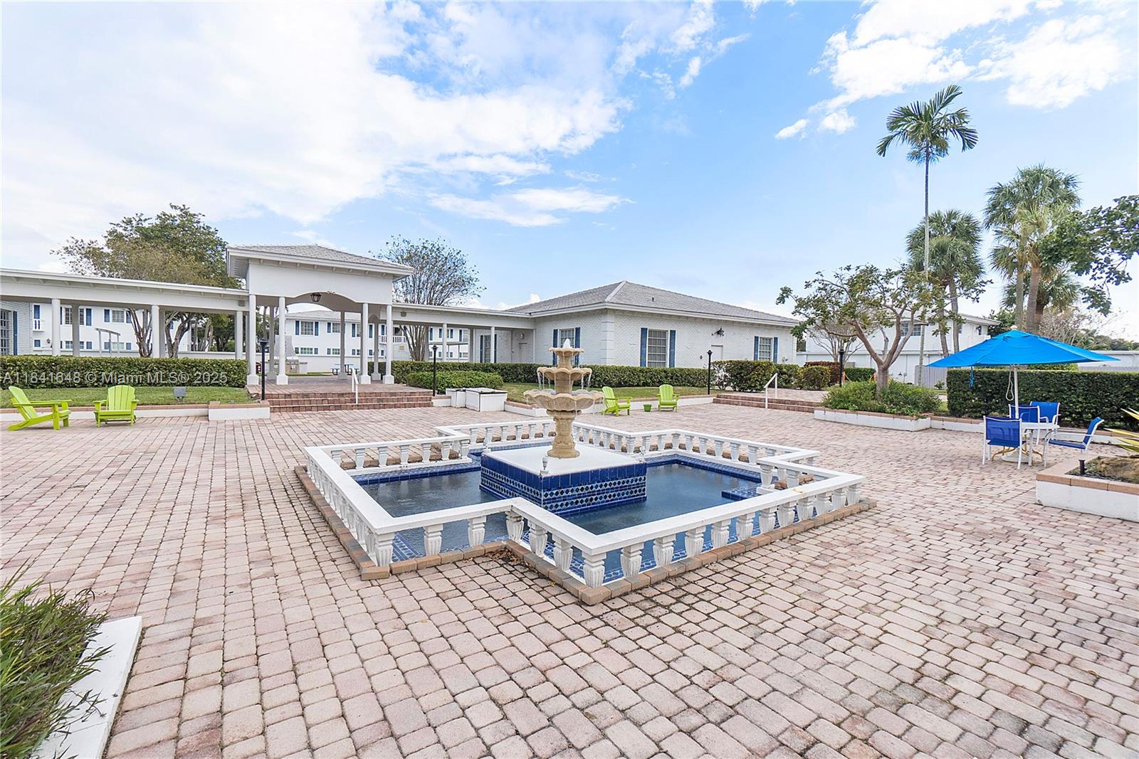 IMPERIAL POINT COLONNADES - Residential