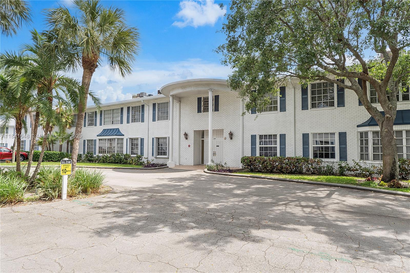 IMPERIAL POINT COLONNADES - Residential