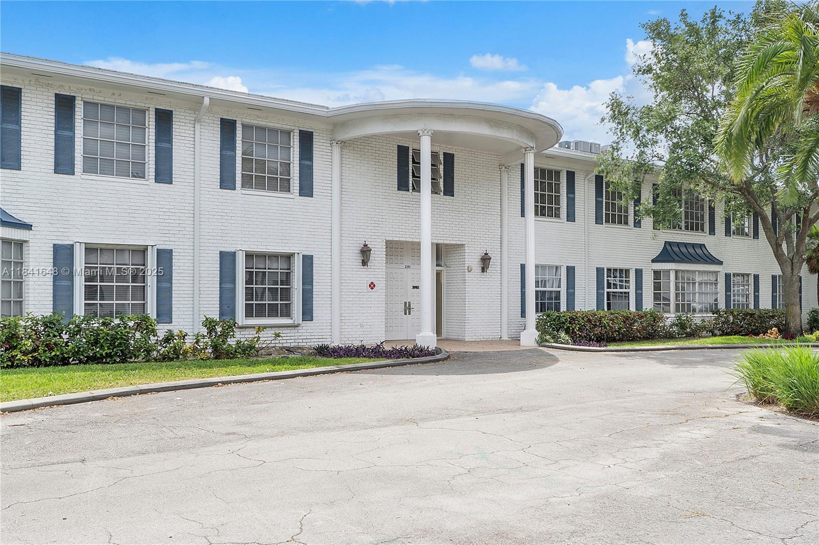 IMPERIAL POINT COLONNADES - Residential