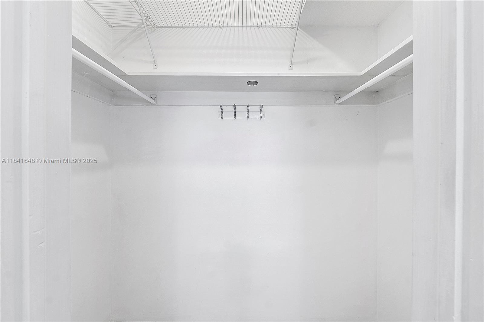 IMPERIAL POINT COLONNADES - Residential