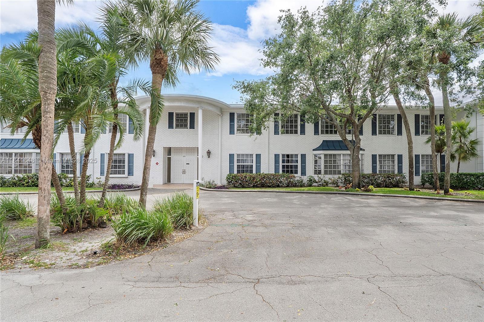 IMPERIAL POINT COLONNADES - Residential