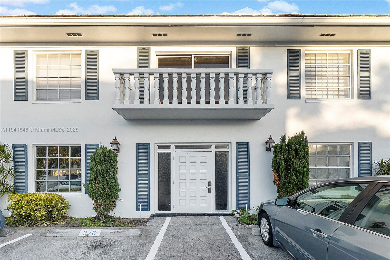 IMPERIAL POINT COLONNADES - Residential