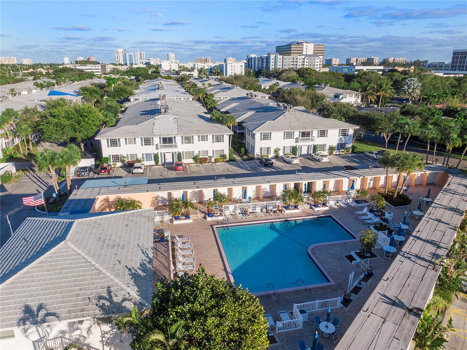 IMPERIAL POINT COLONNADES - Residential