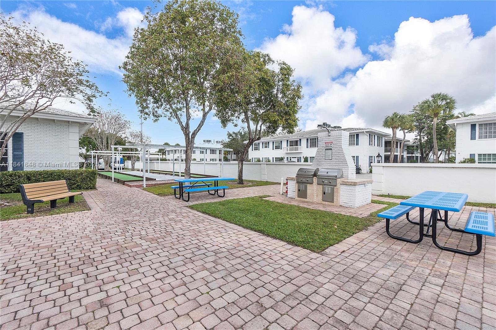 IMPERIAL POINT COLONNADES - Residential