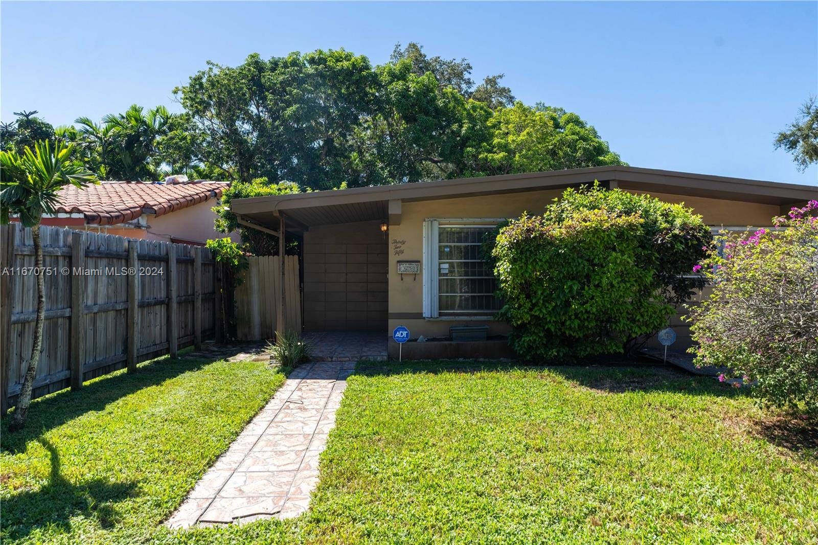 3250 Frow Ave, Miami, Broward County, Florida - 4 Bedrooms  
2 Bathrooms - 