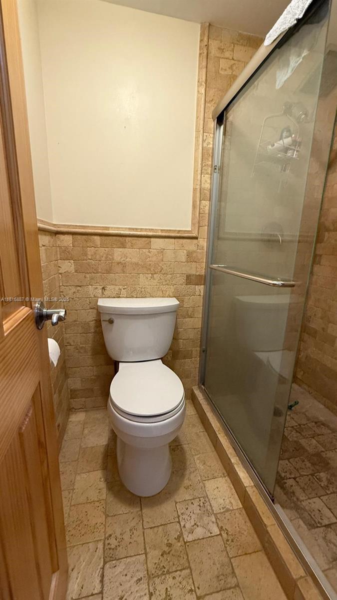 ALEXANDER TOWERS CONDO - Residential