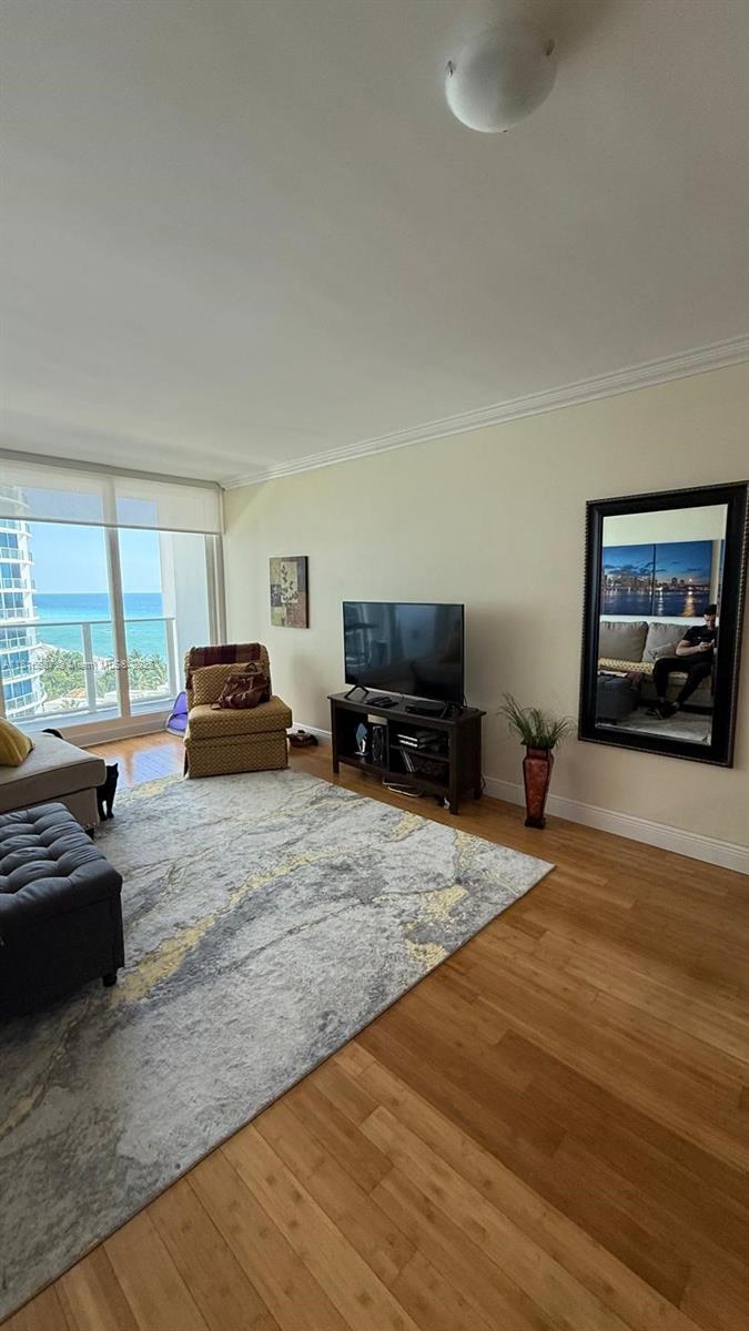3505 S Ocean Dr 1010