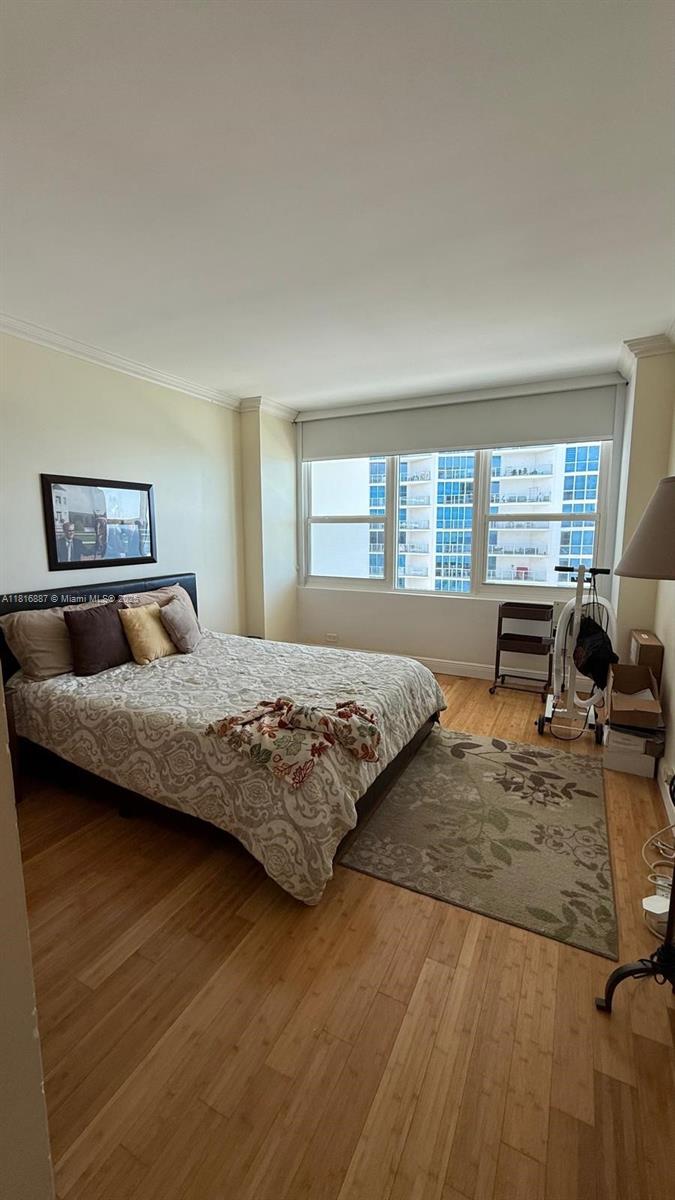 ALEXANDER TOWERS CONDO - Residential