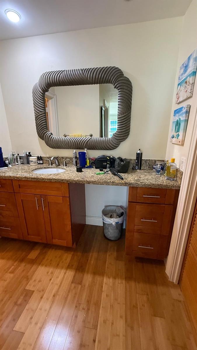 ALEXANDER TOWERS CONDO - Residential