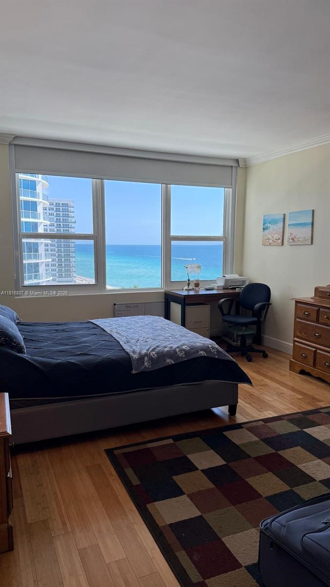 ALEXANDER TOWERS CONDO - Residential