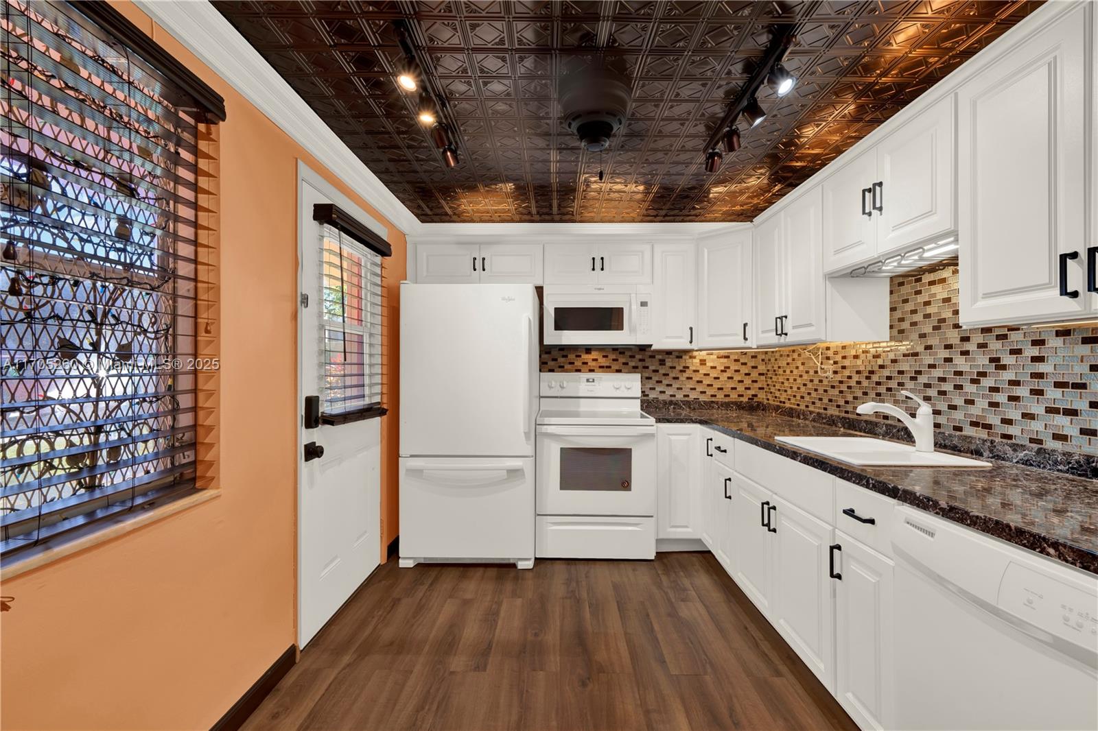 ROLLING GREEN CONDO C - Residential