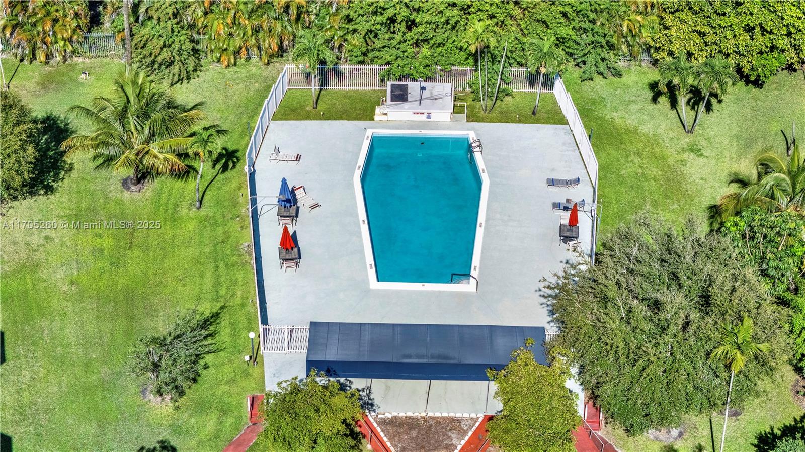 ROLLING GREEN CONDO C - Residential