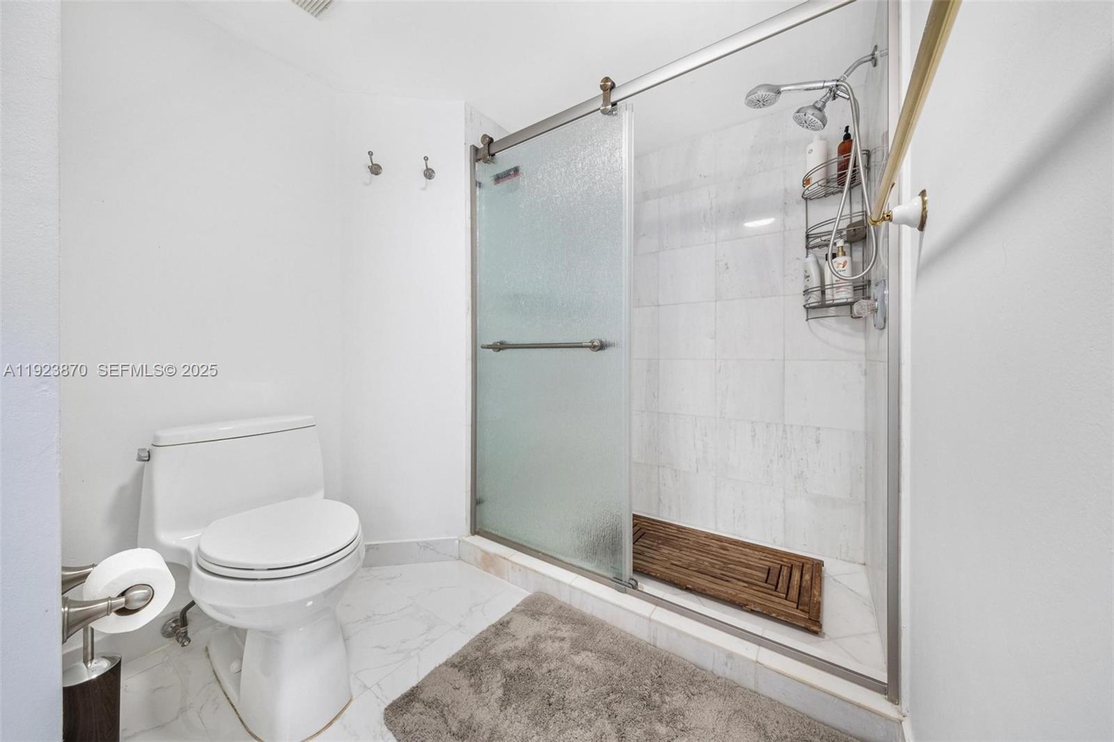 MYSTIC POINTE TOWER 600 C - Residential Lease