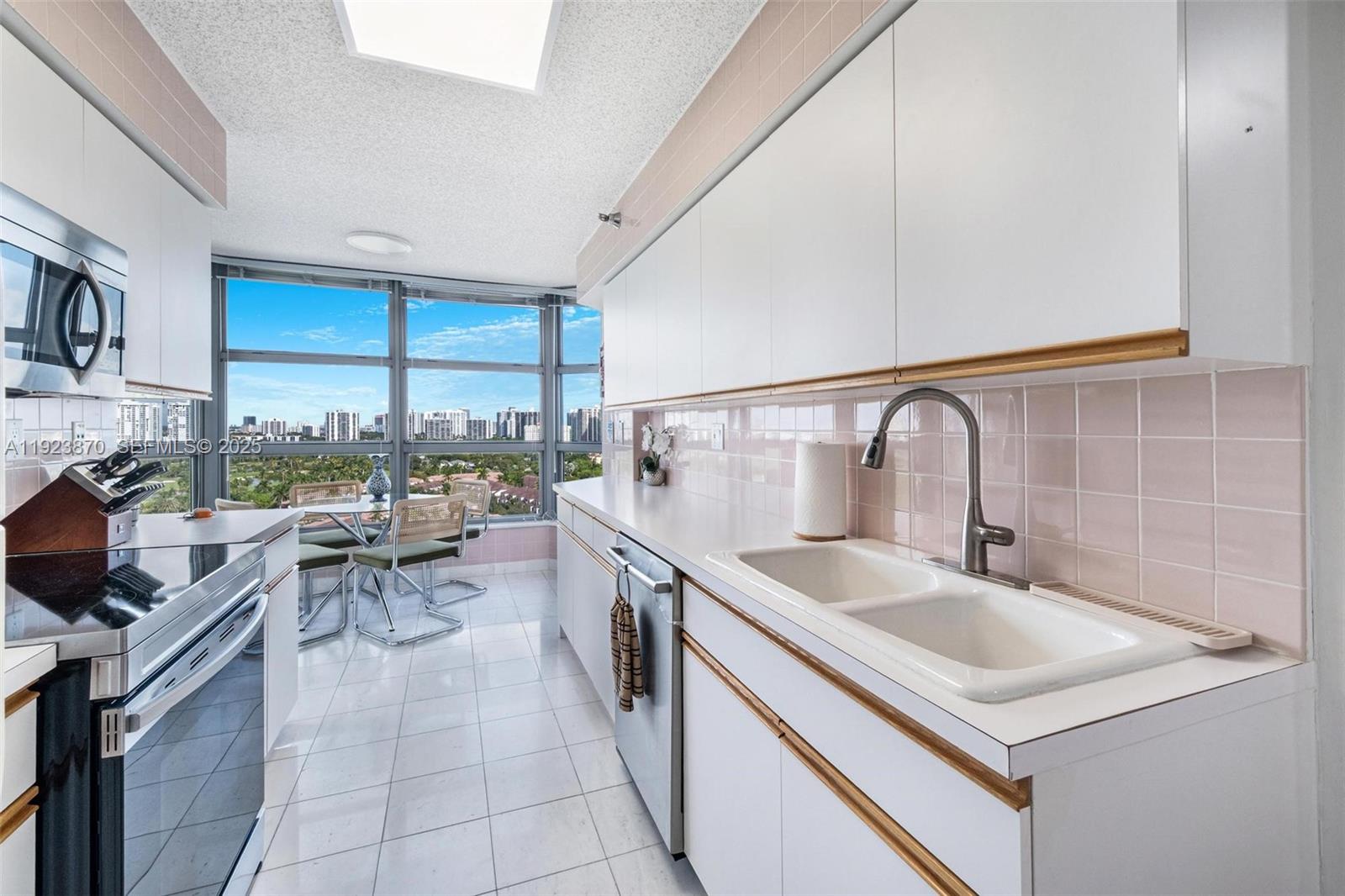 MYSTIC POINTE TOWER 600 C - Residential Lease