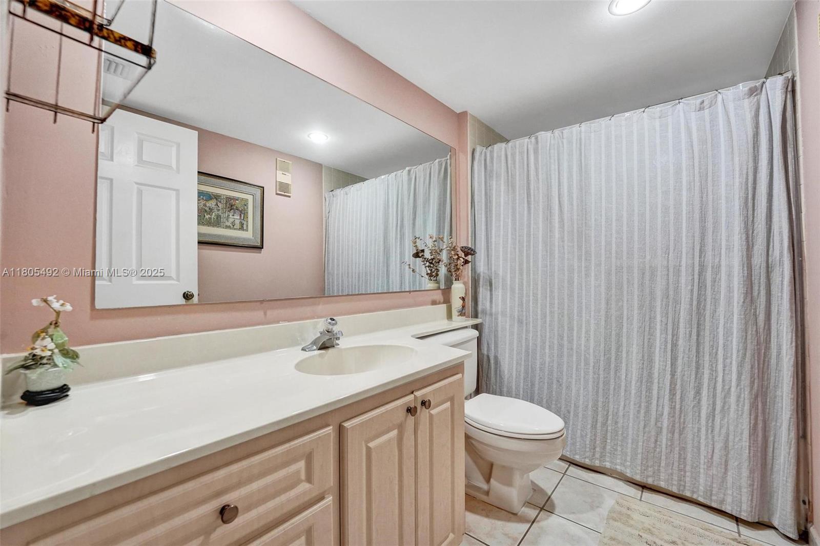 CONDO 5 OF WHITEHALL COND - Residential