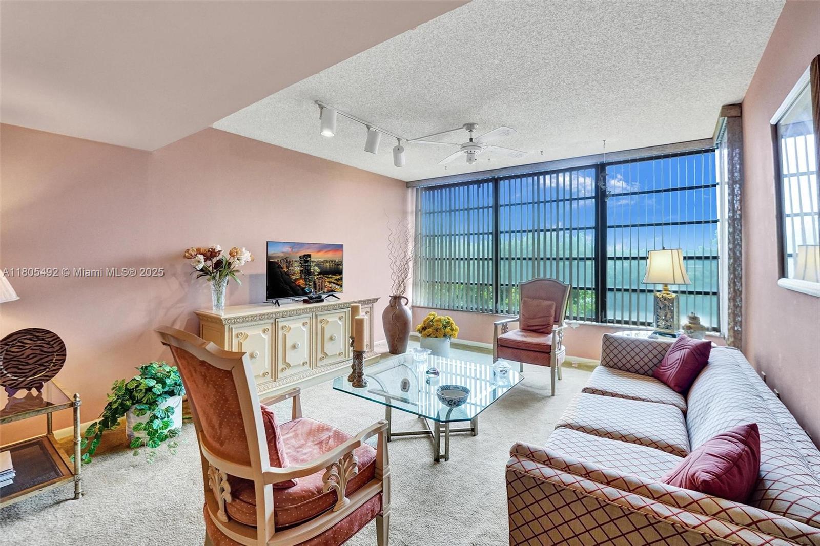 CONDO 5 OF WHITEHALL COND - Residential