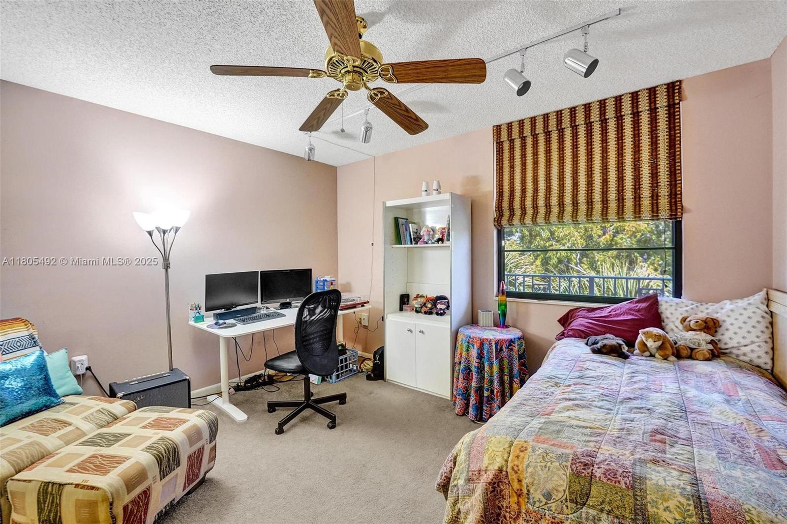 CONDO 5 OF WHITEHALL COND - Residential