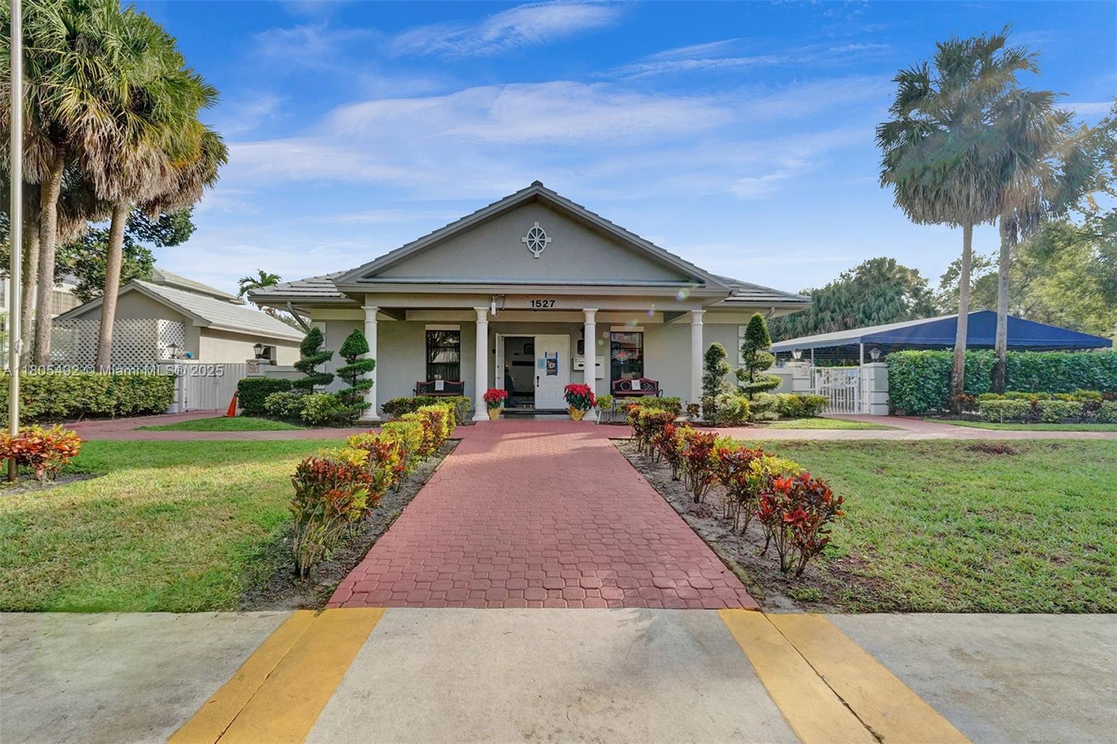 CONDO 5 OF WHITEHALL COND - Residential