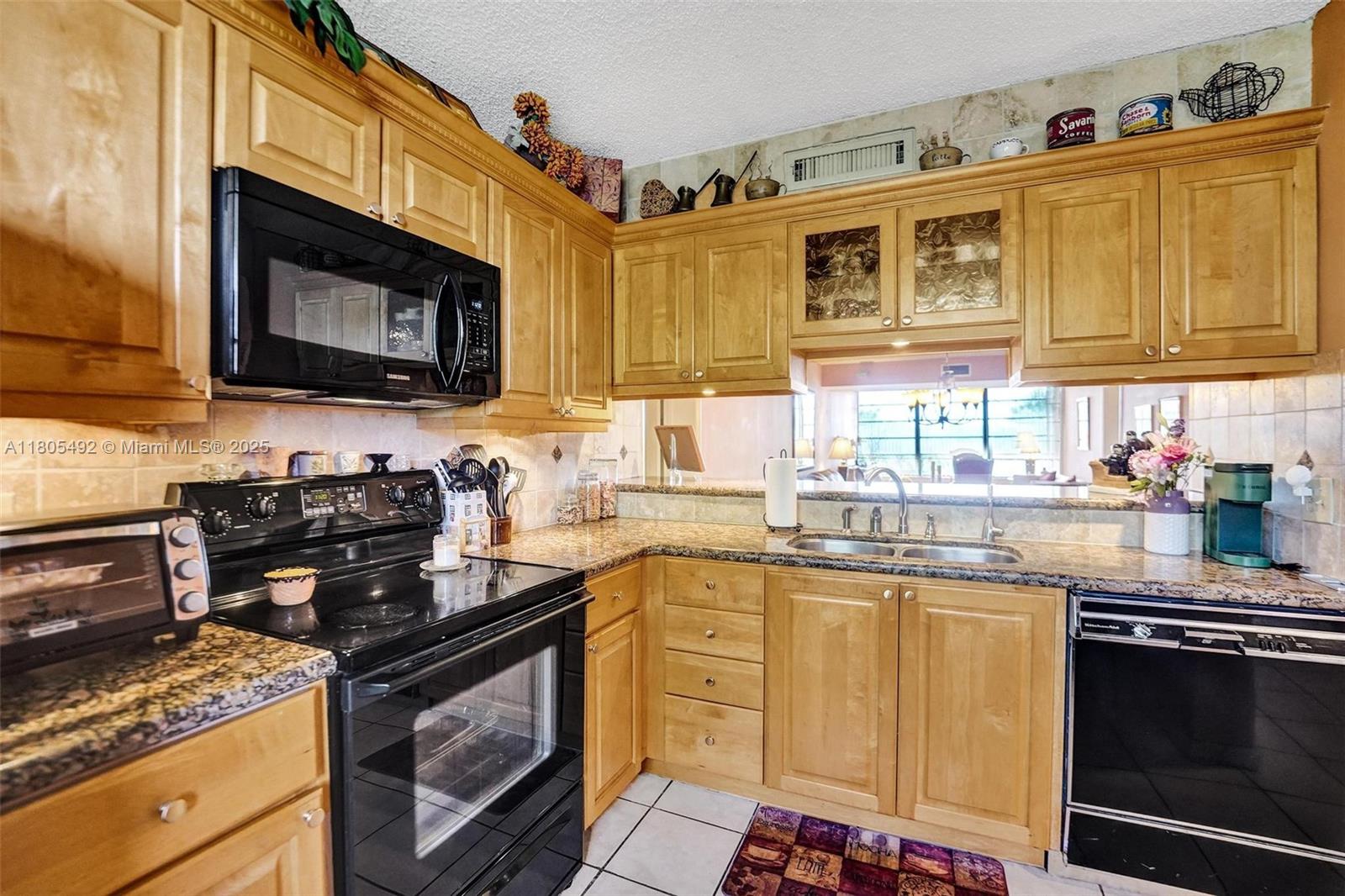 CONDO 5 OF WHITEHALL COND - Residential