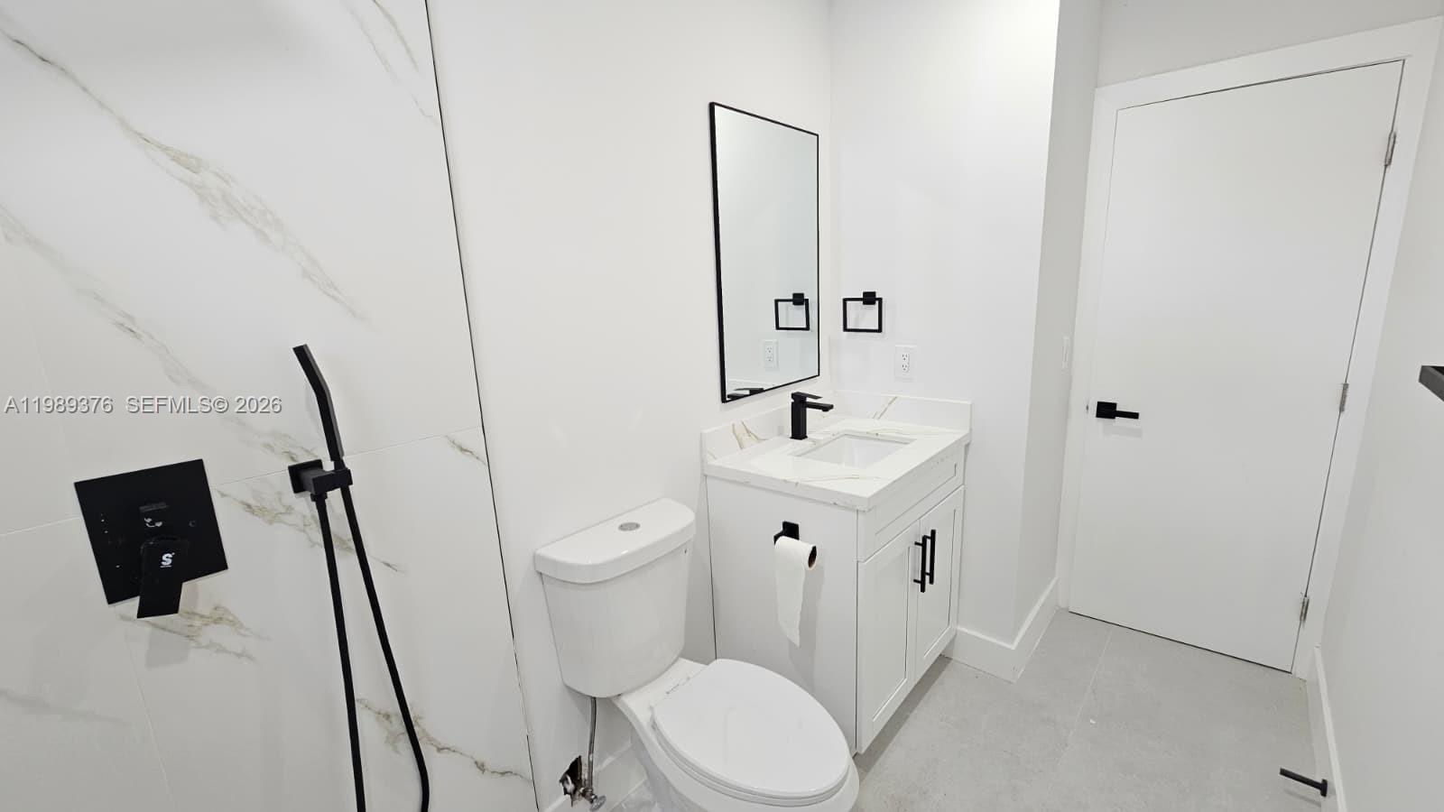 BEACON MANOR - Residential Lease