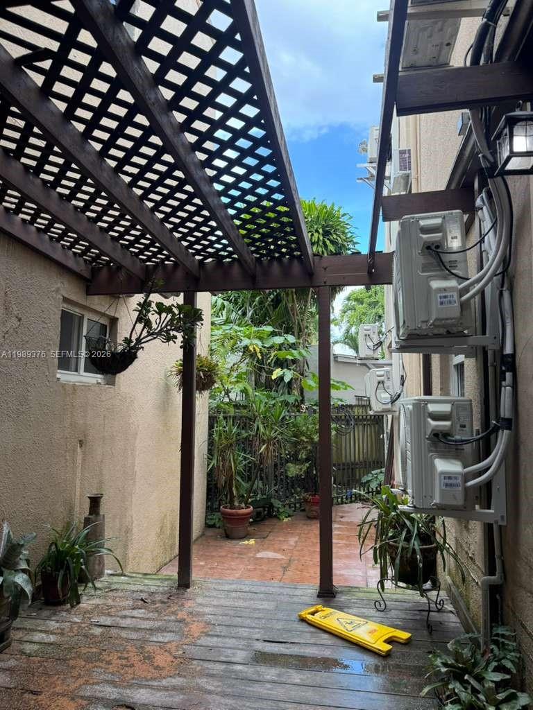 BEACON MANOR - Residential Lease