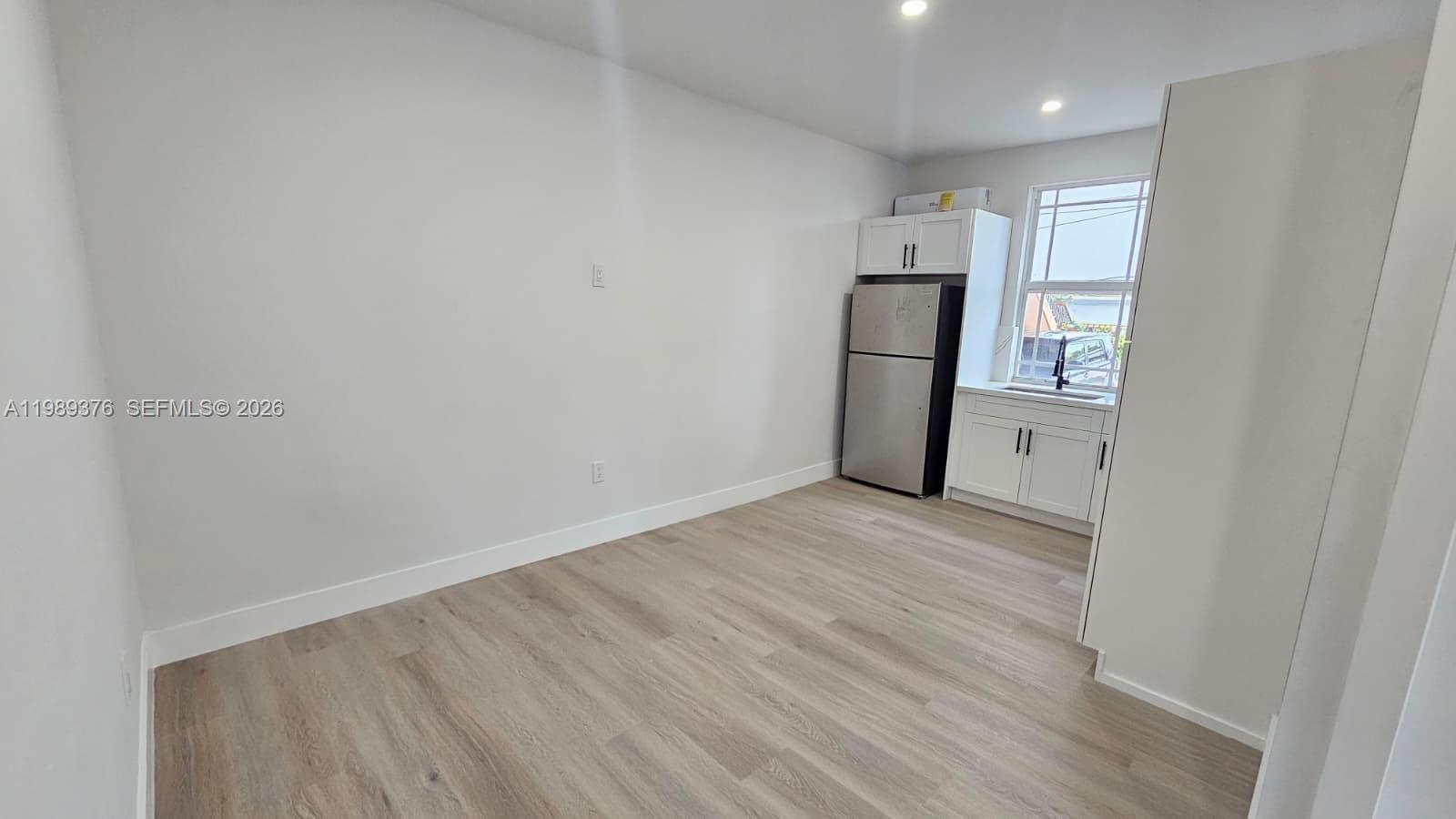 BEACON MANOR - Residential Lease