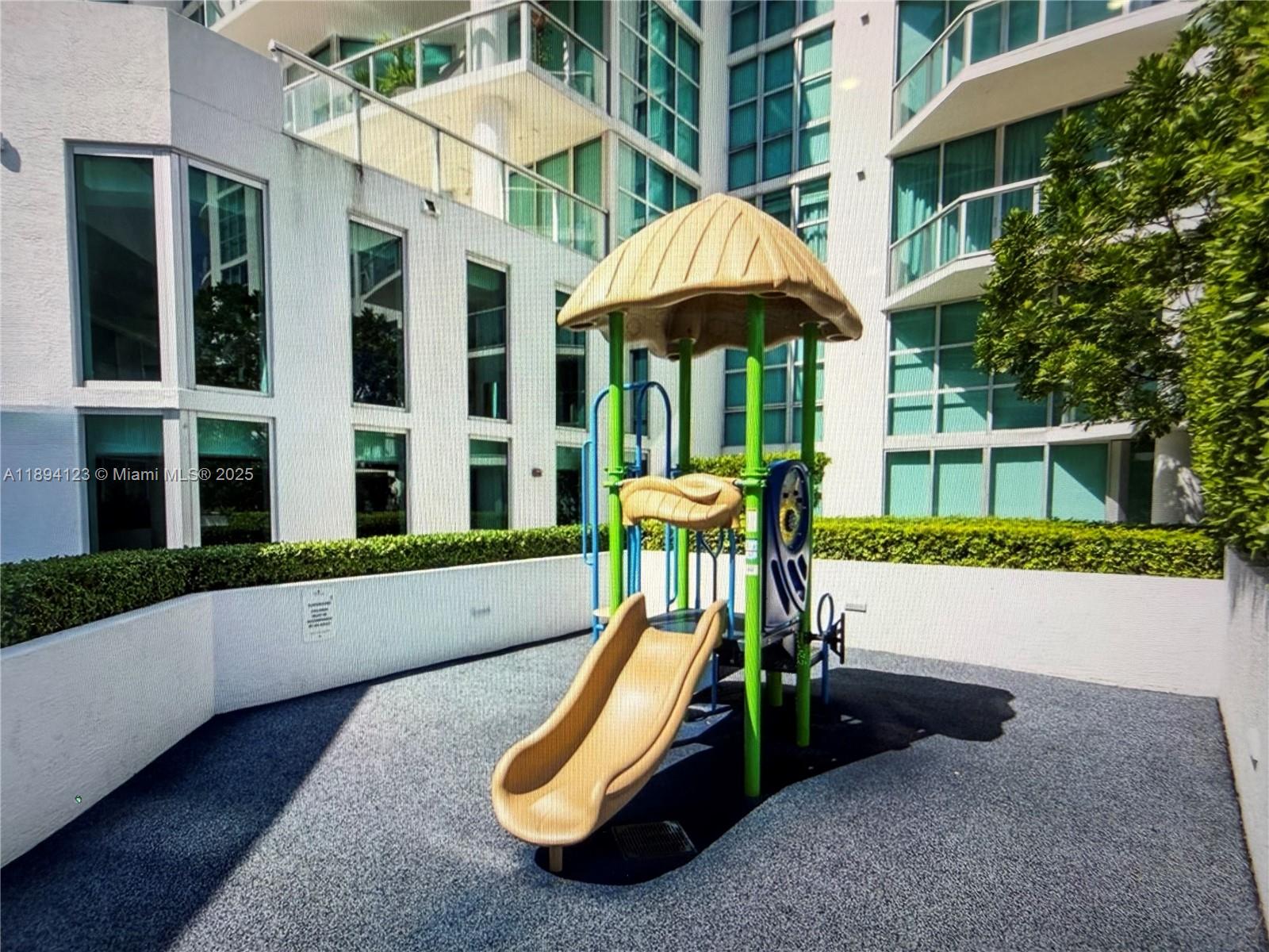 THE ATRIUM AT AVENTURA CO - Residential Lease