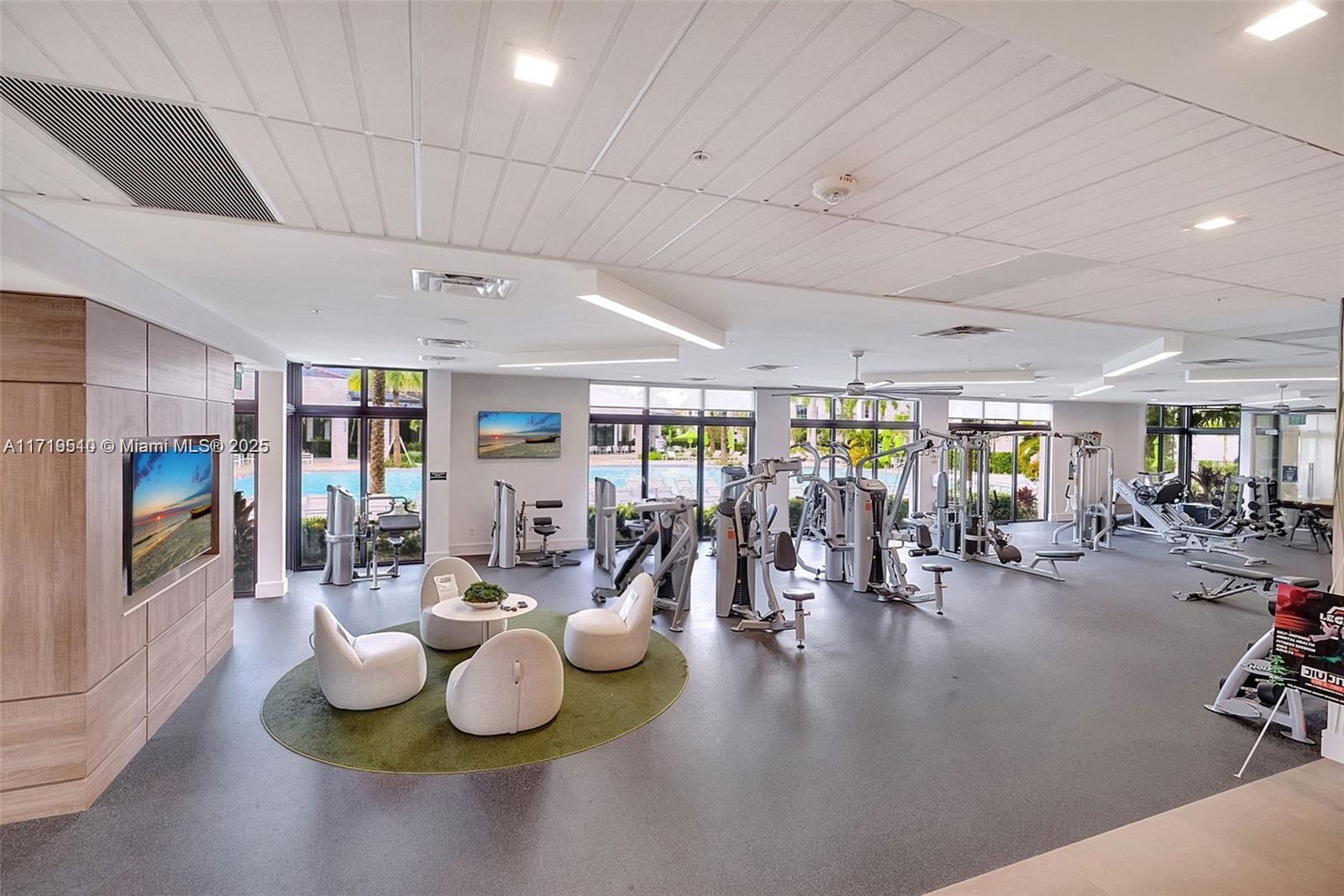 DOWNTOWN DORAL SOUTH PHA - Residential