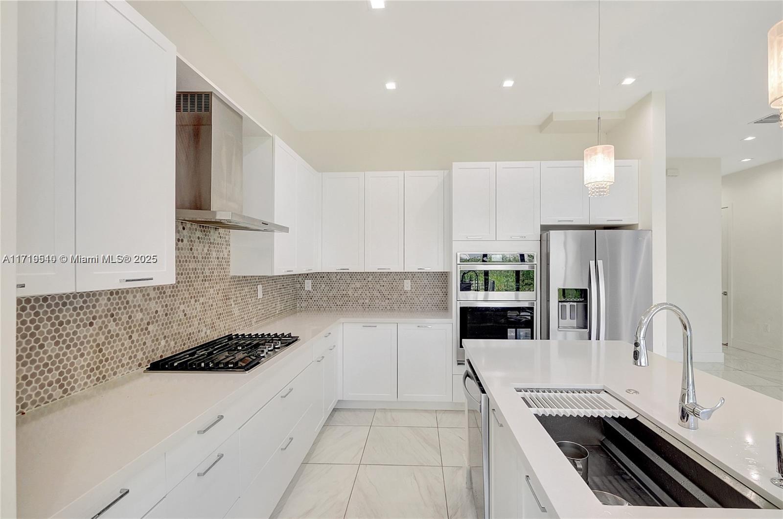 DOWNTOWN DORAL SOUTH PHA - Residential