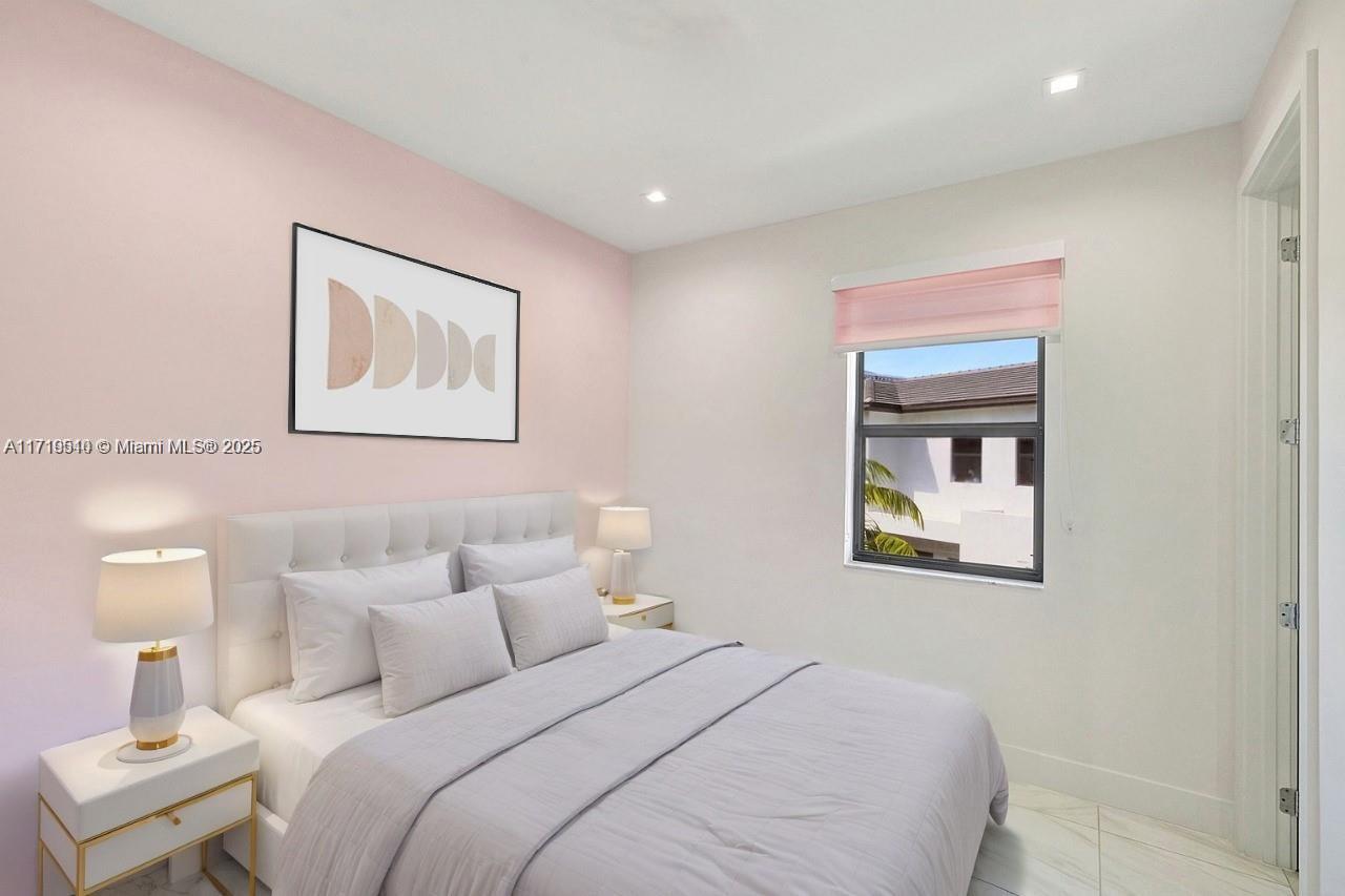 DOWNTOWN DORAL SOUTH PHA - Residential