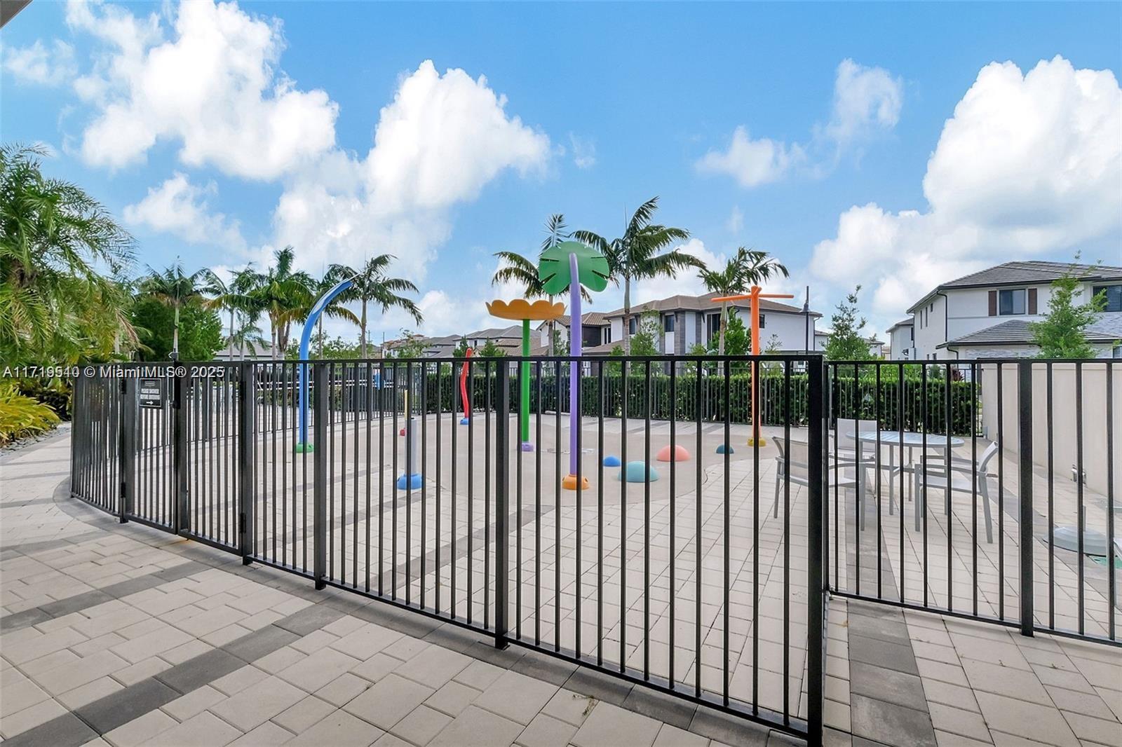 DOWNTOWN DORAL SOUTH PHA - Residential
