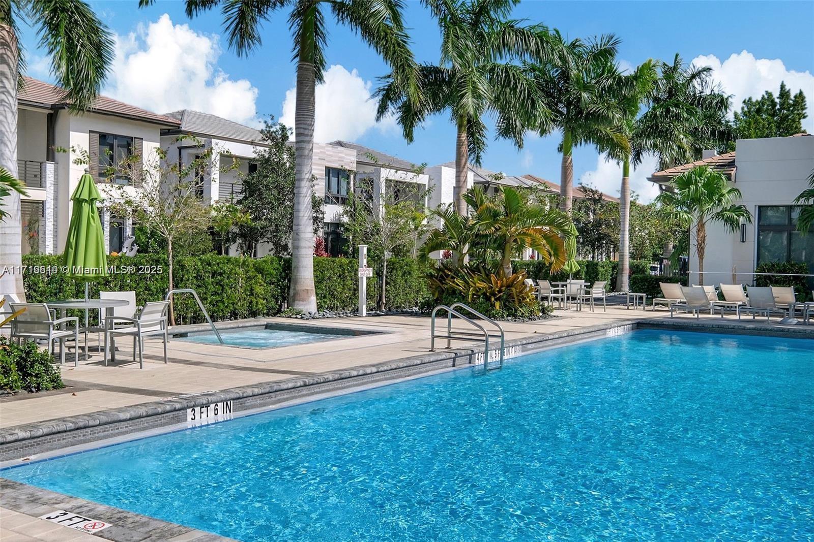 DOWNTOWN DORAL SOUTH PHA - Residential