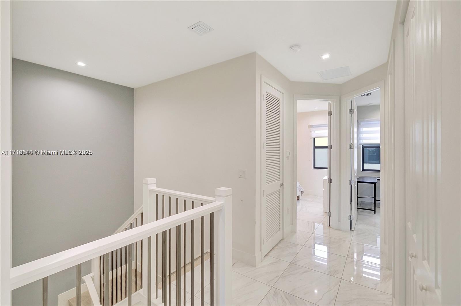 DOWNTOWN DORAL SOUTH PHA - Residential
